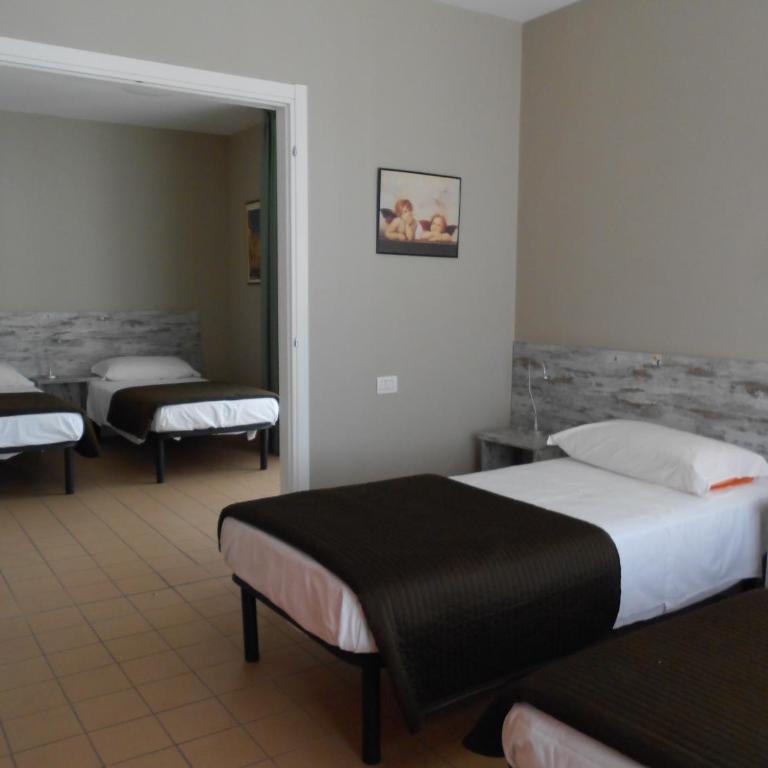 Ostello Torino - Posto Letto in Dormitorio Femminile per 4 Persone - 1