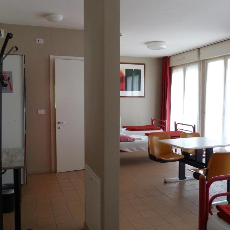 Ostello Torino - Posto Letto in Dormitorio Maschile per 4 Persone - 1