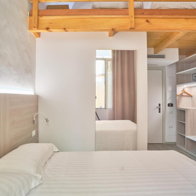 Hotel Medusa - Camera Familiare Deluxe su 2 Livelli - 9