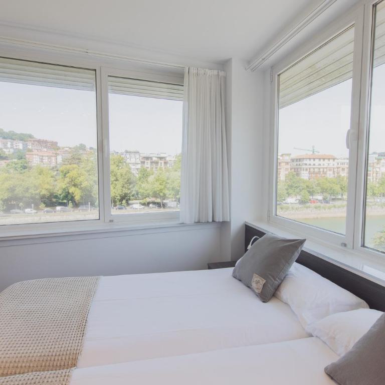 Pensión Riberas del Urumea - Habitación Doble con vistas al río - 1 o 2 camas - 8
