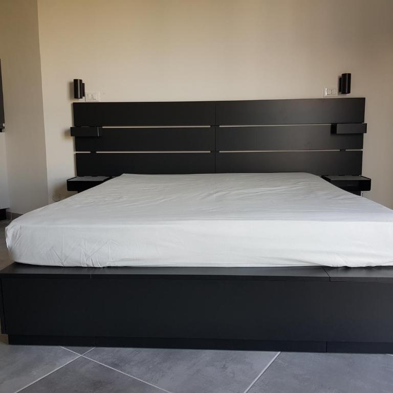 International Seaview Apartments - Studio with Garden View - 3