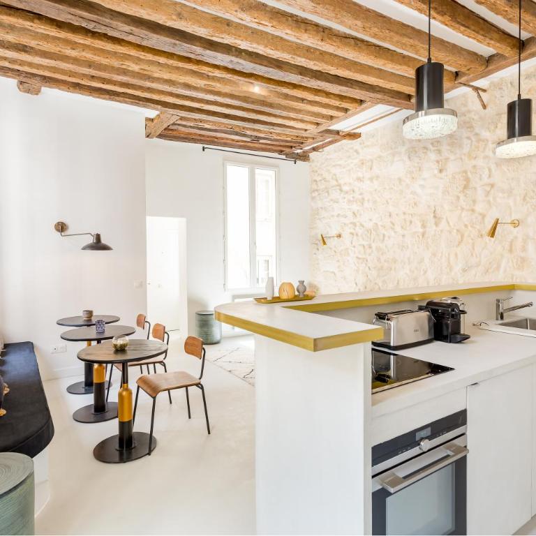 Habitat Parisien - 2BR-2BA - Marais - Hôtel de Ville - Appartement 2 Chambres - 10