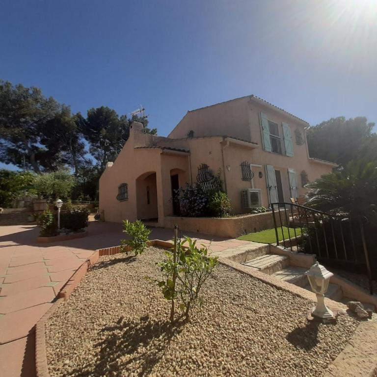 Villa avec grande piscine plage et port de Sanary à pieds - Villa con 3 Camere da Letto - 5