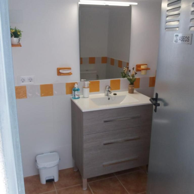 Casa Sara - Three-Bedroom House - 43