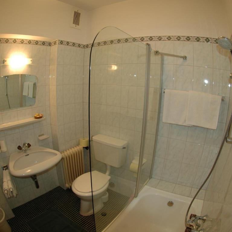 Hotel Garni Jennewein - Comfort Doppelzimmer mit Balkon - 10