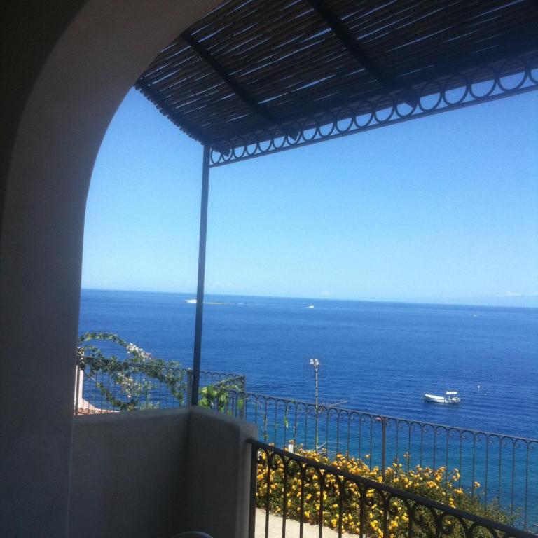 Oltremare Residence Hotel - Two-Bedroom Apartment with Sea View - 9