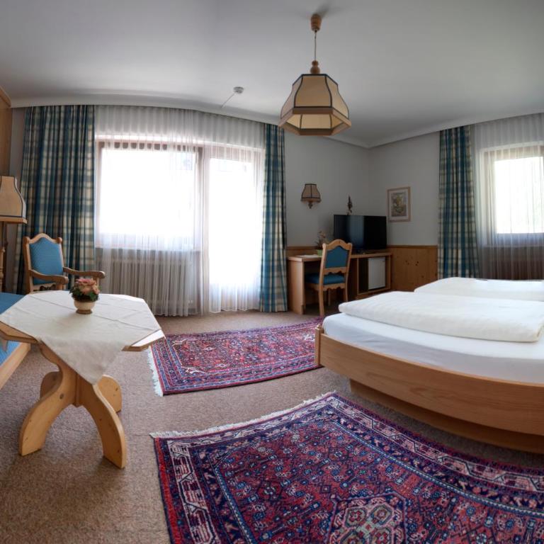 Hotel Garni Jennewein - Comfort Doppelzimmer mit Balkon - 7