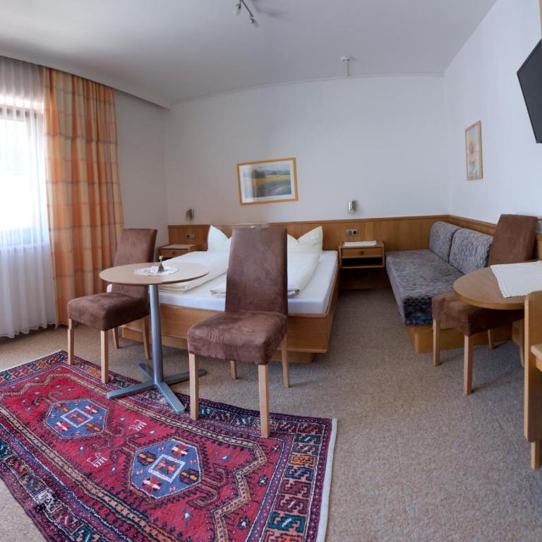 Hotel Garni Jennewein - Standard Doppelzimmer mit Balkon - 6