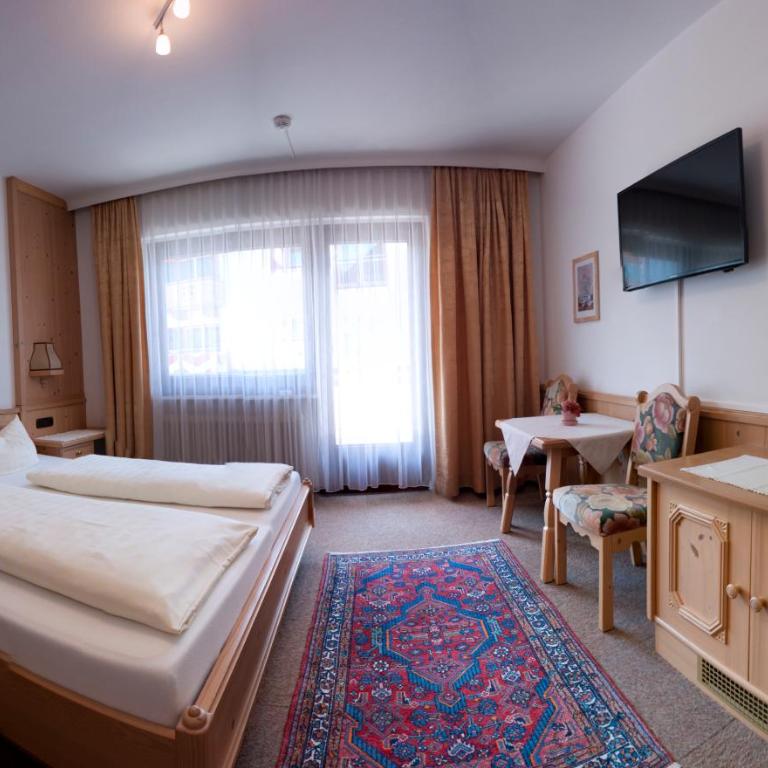 Hotel Garni Jennewein - Comfort Doppelzimmer mit Balkon - 9