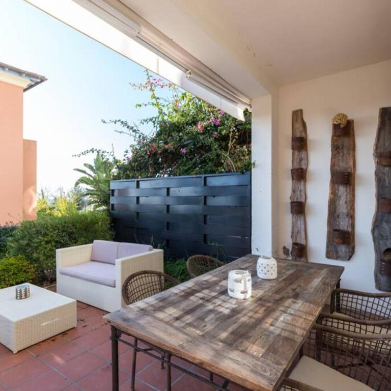 Villa Rocky - Luxury 3BR Apt in Liberty Villa.Pool,Garden,WiFi - Appartement 3 Chambres - 63