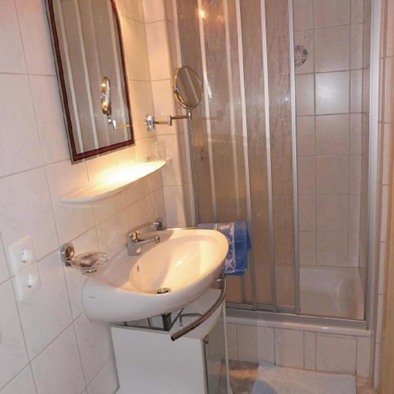 Gästehaus Grath - Apartment - 9