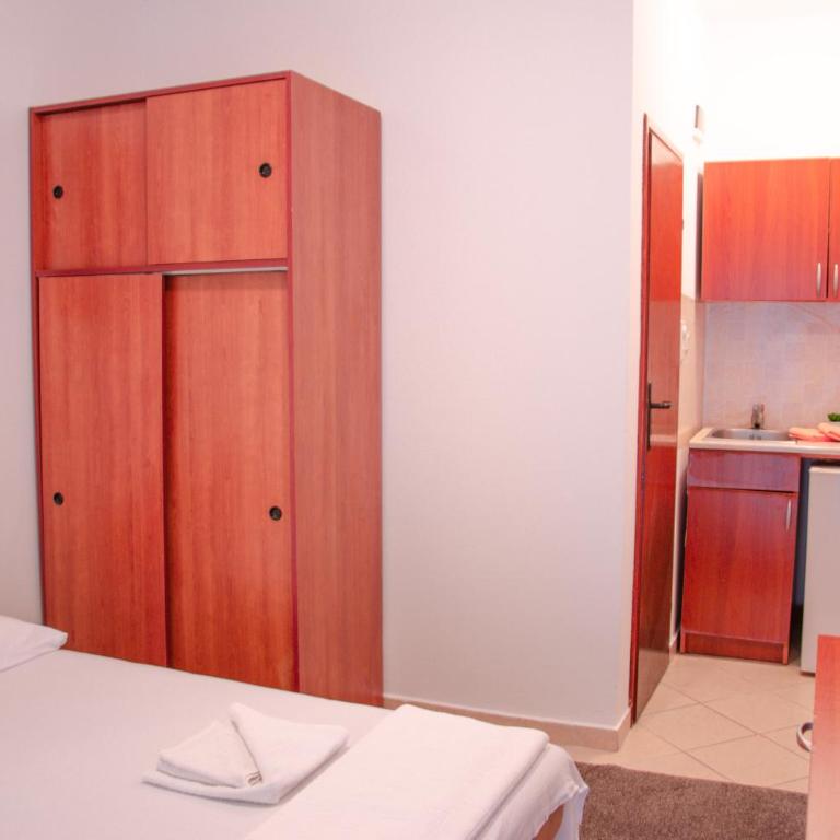 Mediterranean Retreat Becici - Dvokrevetna Soba sa Bračnim Krevetom i Terasom - 15