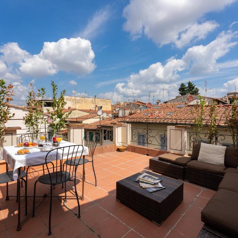 Attic Up On Florence - Appartamento Attico - 2