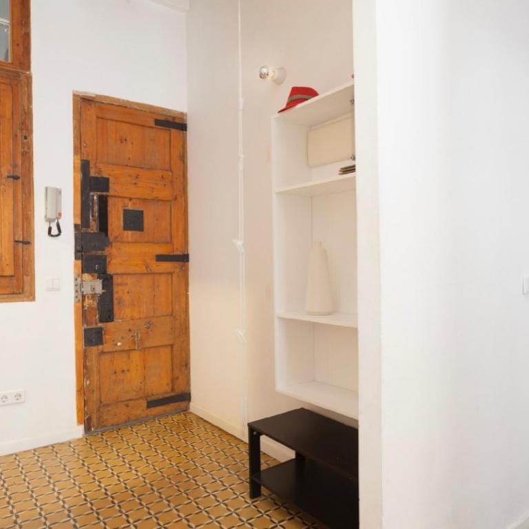 Borrell · Near ramblas - Standard Studio - 15