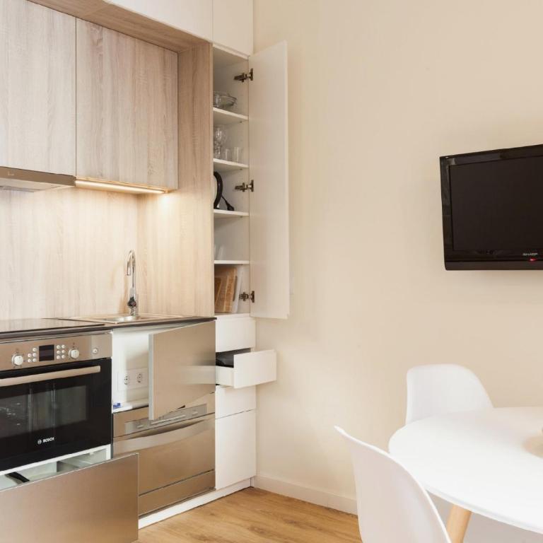 Alsina · Historical center - Barrio Gótico - Apartment with Balcony - 8