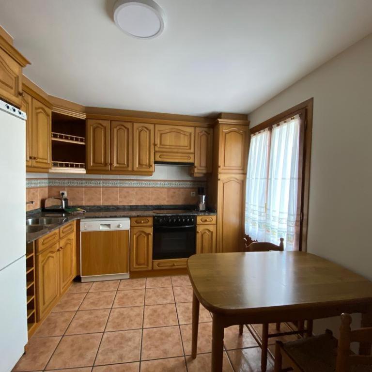 CASA PEDRO BERGUA - Five-Bedroom House - 9