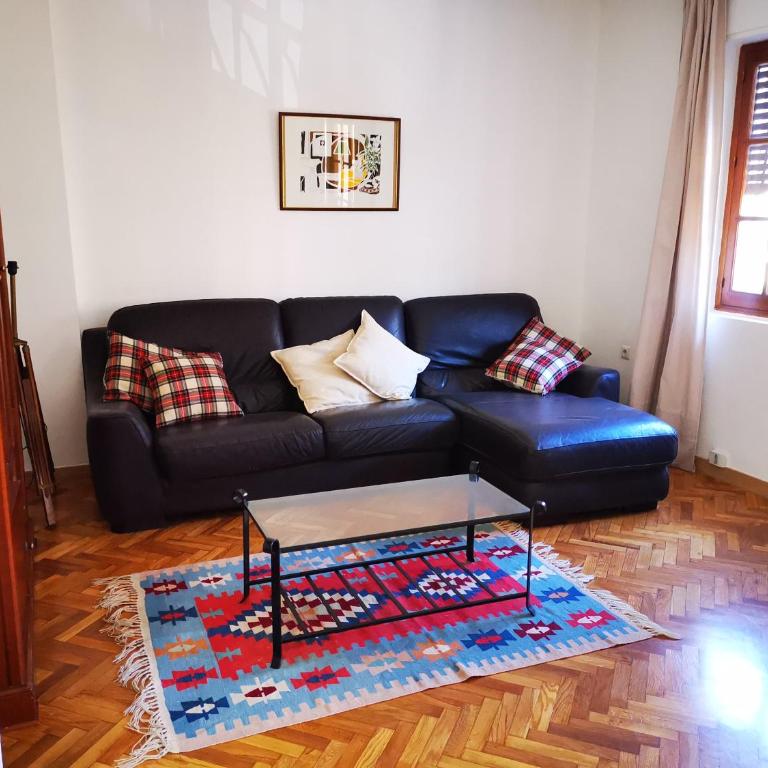 Apartamento bonito y bien ubicado en el Soho de Málaga. - Three-Bedroom Apartment - 2