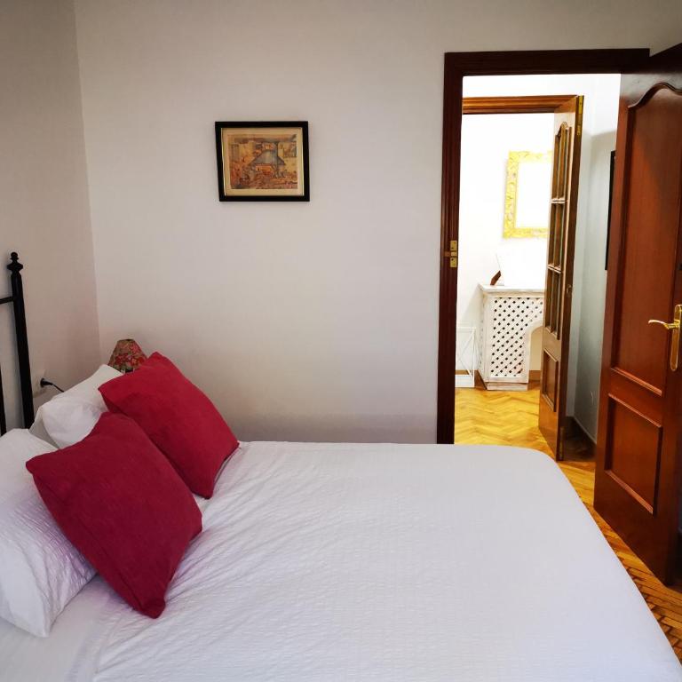 Apartamento bonito y bien ubicado en el Soho de Málaga. - Three-Bedroom Apartment - 31