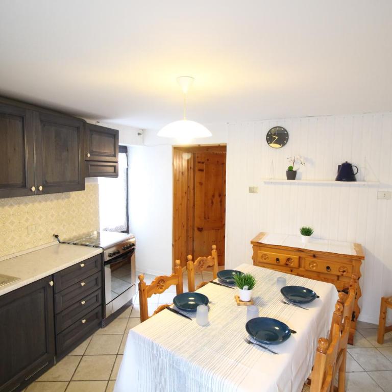 Trilocale in Centro La Marmotta - Affitti Brevi Italia - Appartamento con 1 Camera da Letto - 2