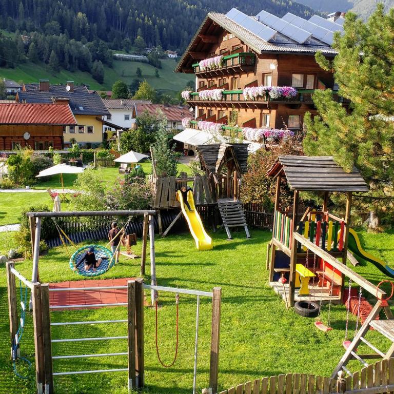 Ferienhaus Bergblick - Apartment mit 3 Schlafzimmern und Balkon - 4