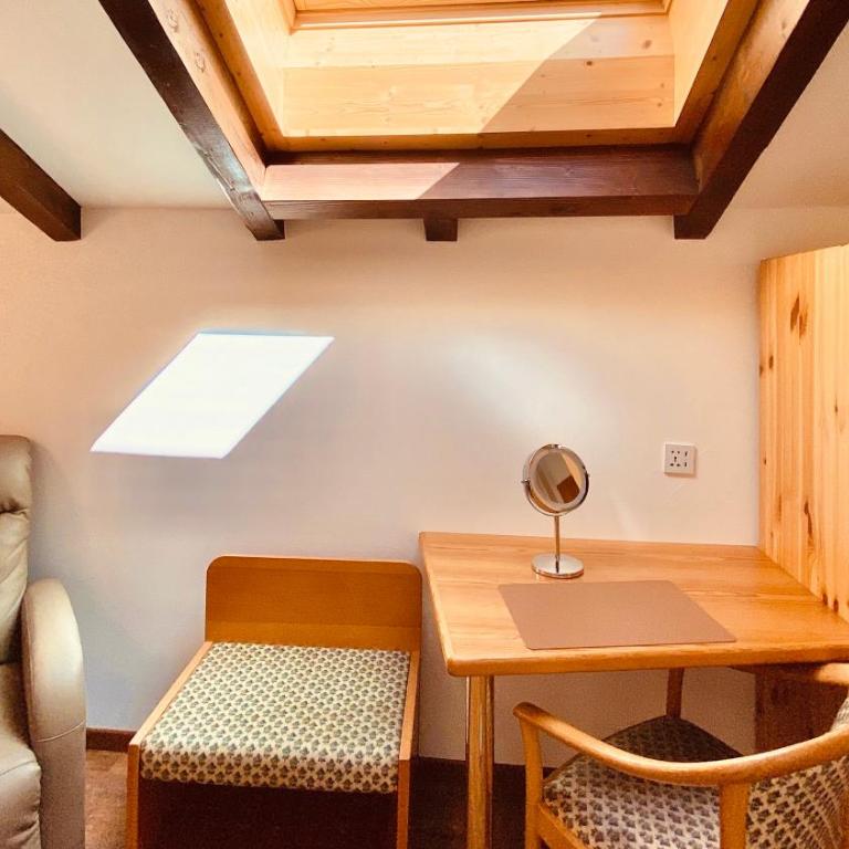 Hotel Capricorn - Budget Einzelzimmer mit Dachfenster - 2