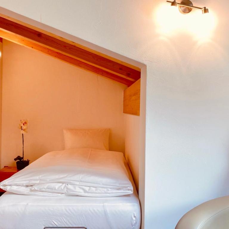 Hotel Capricorn - Budget Einzelzimmer mit Dachfenster - 3