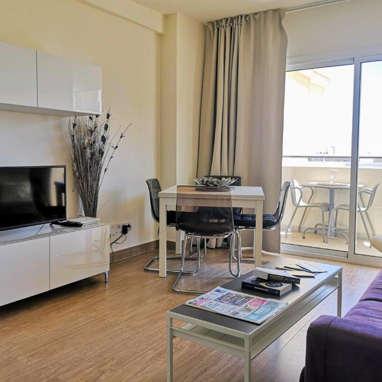 Club Playa Flores 306 - Apartment with Pool View - 2