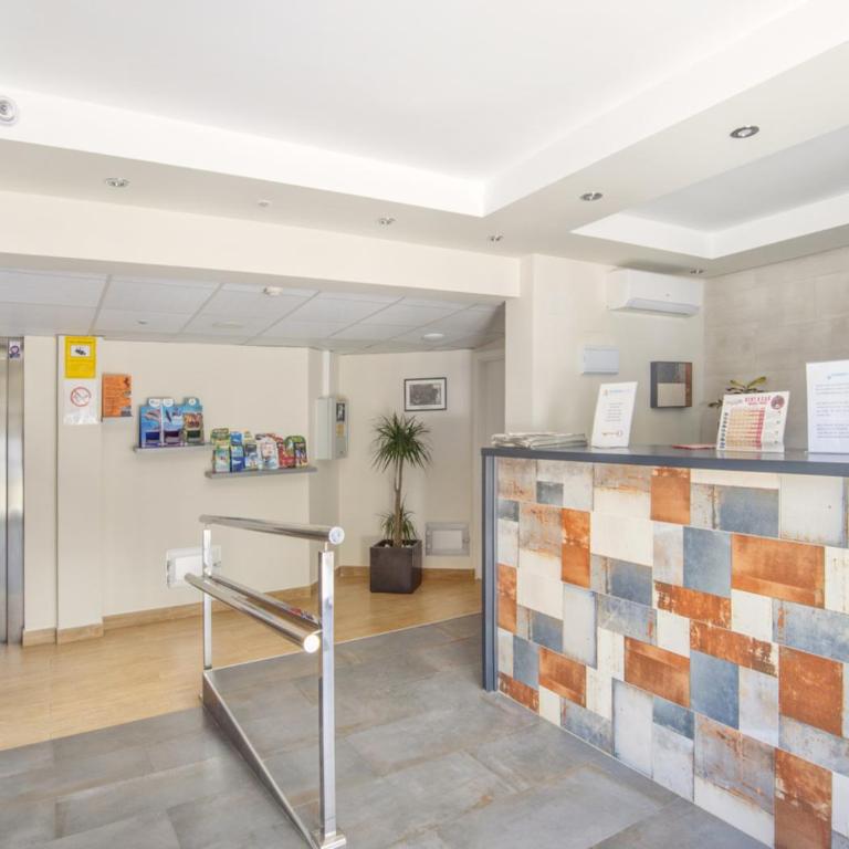 Club Playa Flores 306 - Apartment with Pool View - 24