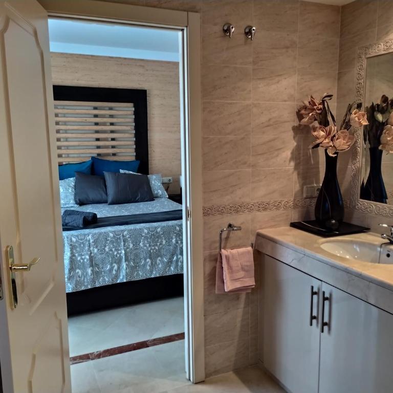 VILLA RIVIERA CON PISCINA PRIVADA JUNTO AL CAMPO DE GOLF - Villa con piscina privada - 40