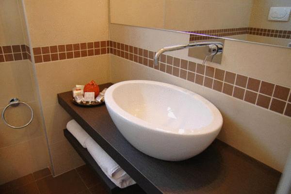 Hotel Ambassador - Superior Double or Twin Room - 5