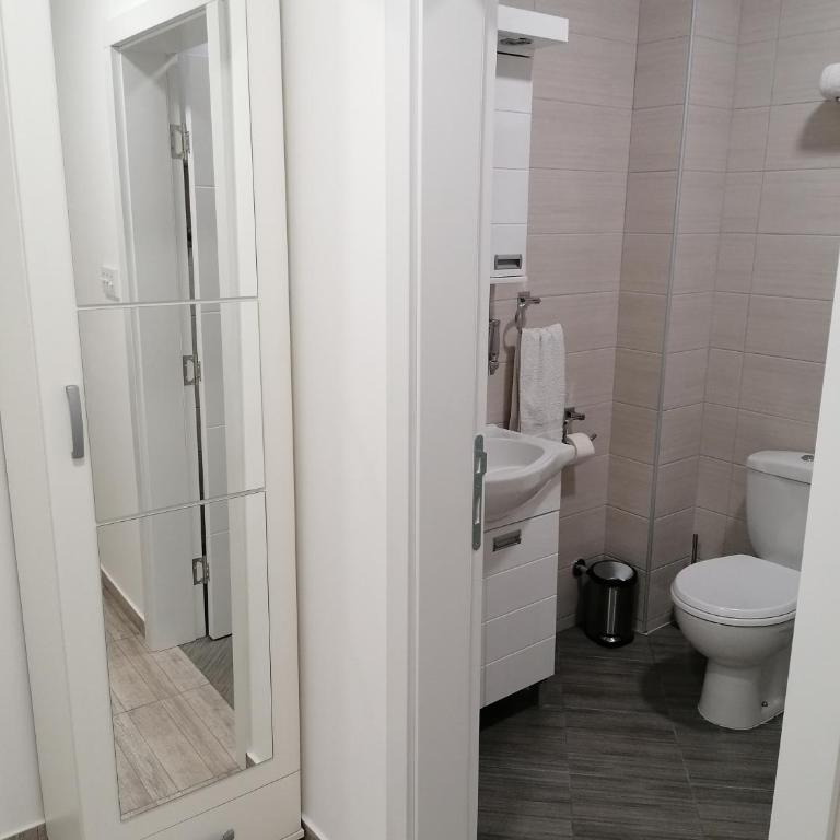 Airport view Apartment - Standardna Soba sa Bračnim Krevetom (Queen-size) - 10