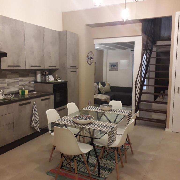 Nuovissimo appartamento lungomare (check out 13:00) - Two-Bedroom House - 17
