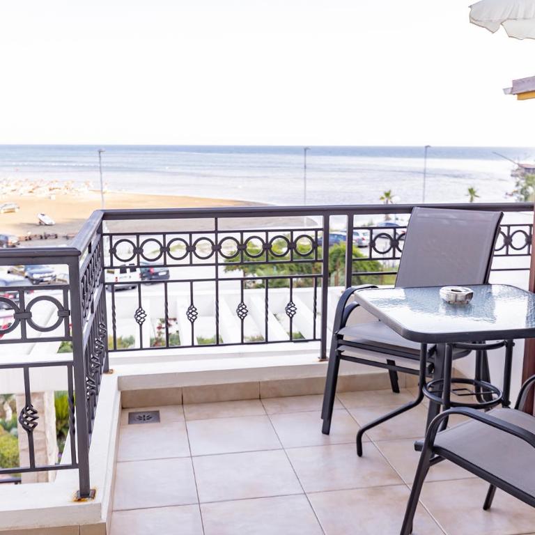 Adriatic Apartment - Dvokrevetna Soba sa Bračnim Krevetom i Pogledom na More - 5