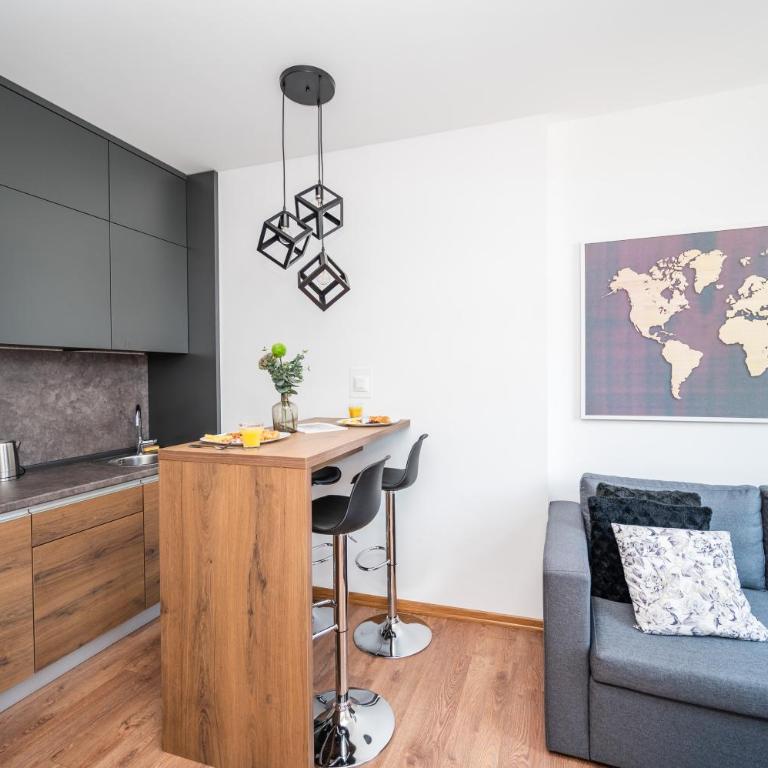 Modern and Bright Apartments - Main Street - Apartman - 4