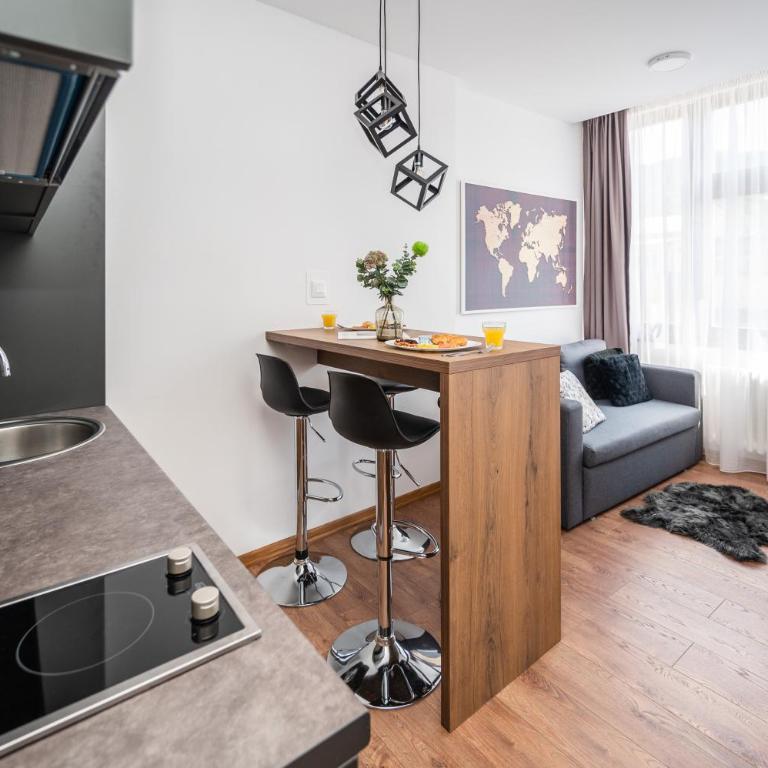 Modern and Bright Apartments - Main Street - Apartman - 8