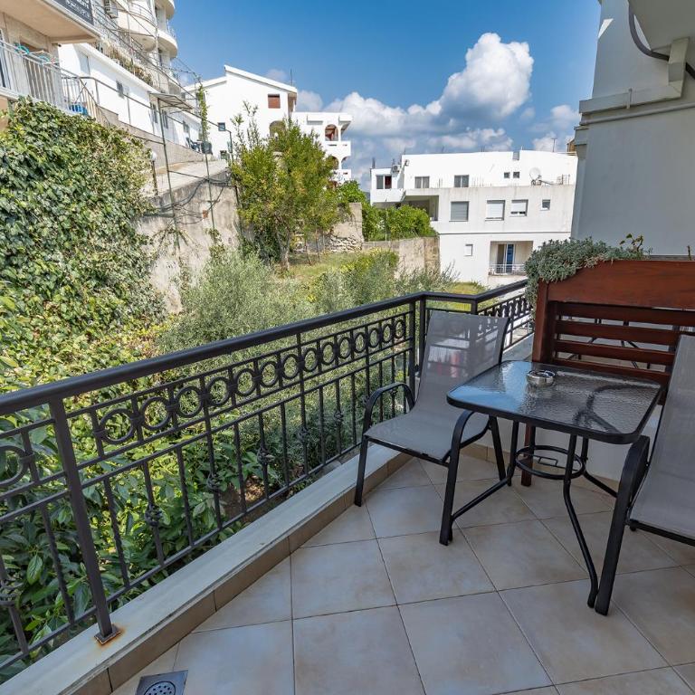 Adriatic Apartment - Dvokrevetna Soba sa Bračnim Krevetom i Balkonom - 7