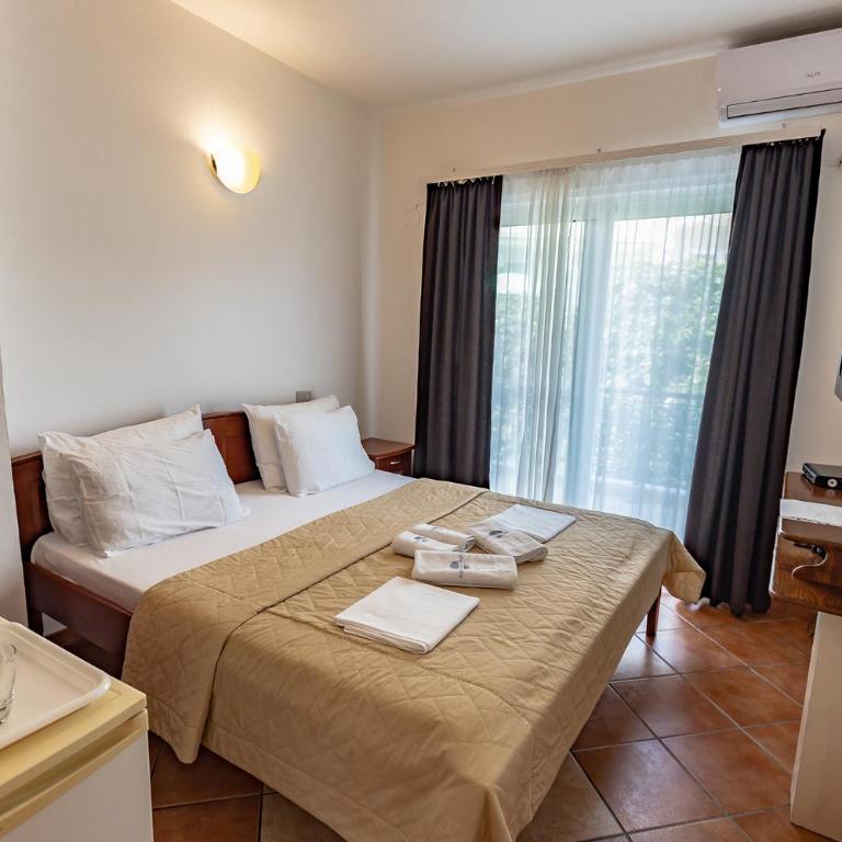 Adriatic Apartment - Dvokrevetna Soba sa Bračnim Krevetom i Balkonom - 4