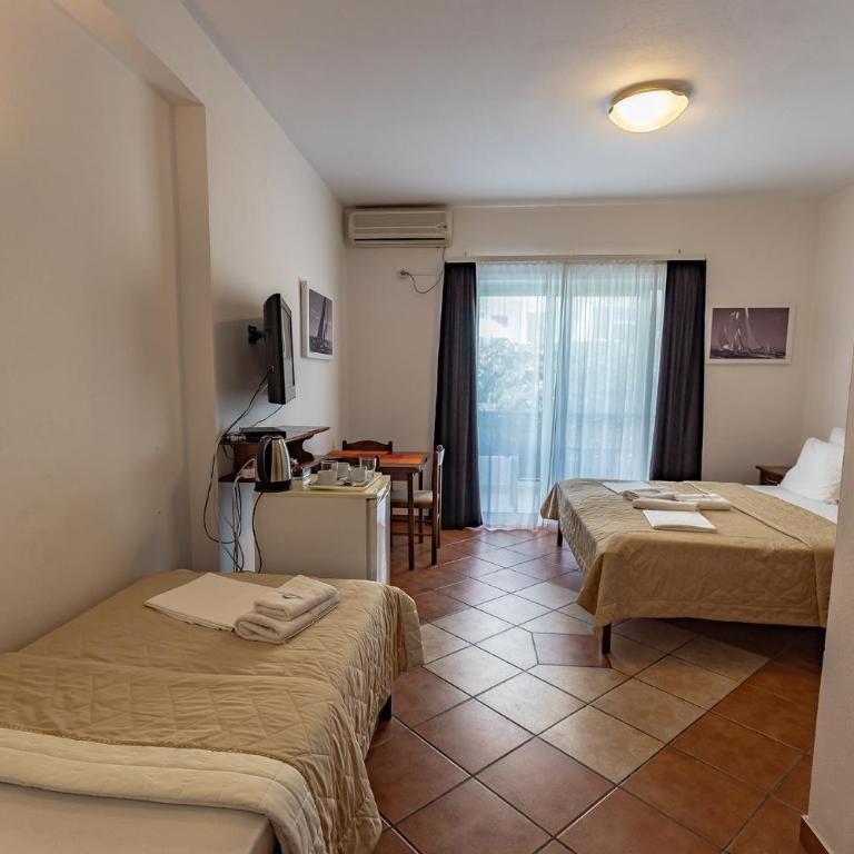 Adriatic Apartment - Trokrevetna Soba sa Balkonom - 8