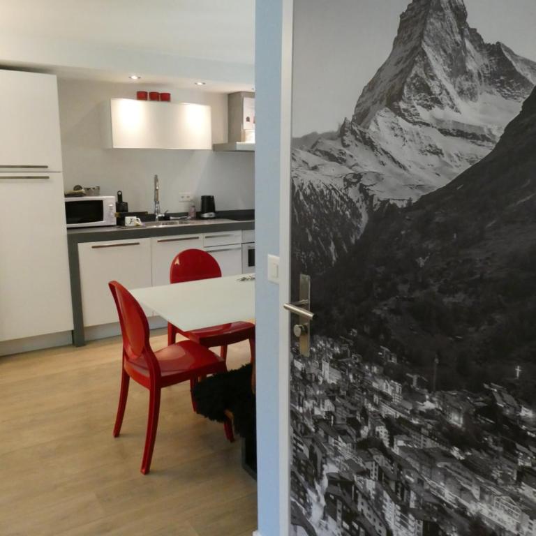 Central & Elegant Apartments,partially with Fireplace, by Zermatt Rental - Apartment mit 3 Schlafzimmern (8 Erwachsene) - 10