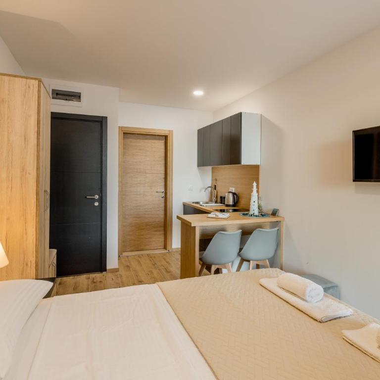SkyView apartments - Deluxe Double Studio with Sea View (2 adults) - 3