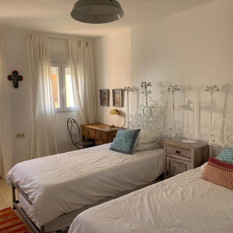 CASA 4 HABITACIONES CON JARDIN 10 Pax - Casa - 22