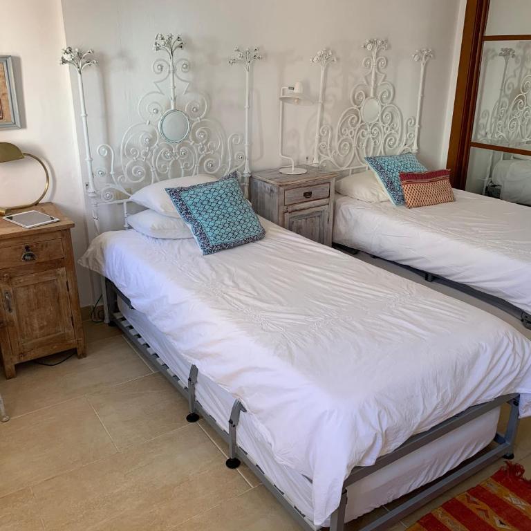 CASA 4 HABITACIONES CON JARDIN 10 Pax - Casa - 21