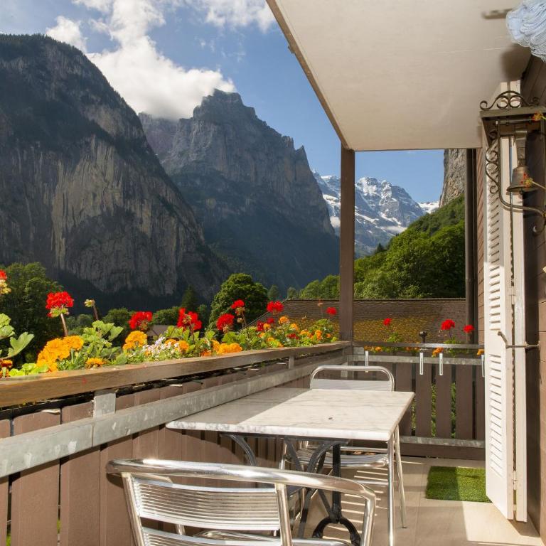 Lauterbrunnen Staubbach Beautiful Waterfall Apartment - Apartment mit 3 Schlafzimmern - 65