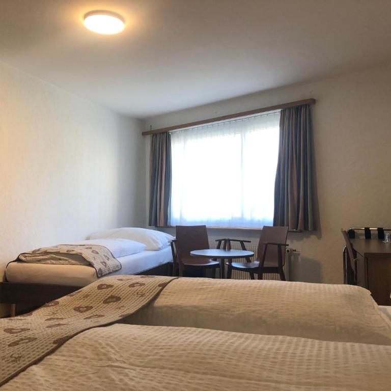 Hotel Crystal Interlaken - Standard Dreibettzimmer (20-23 m2) - 5