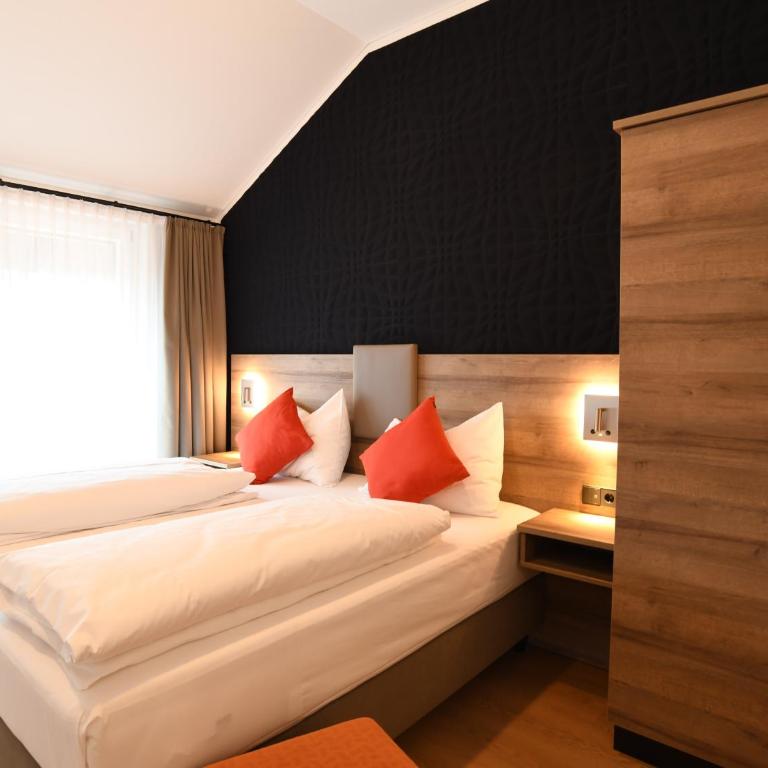 WESTSIDE Hotel - Deluxe Suite - 5