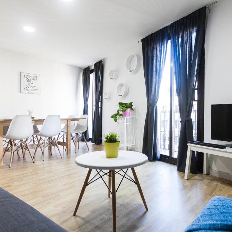 Be Barcelona Plaza Catalunya - Four-Bedroom Apartment - Balmes, 12 - 4