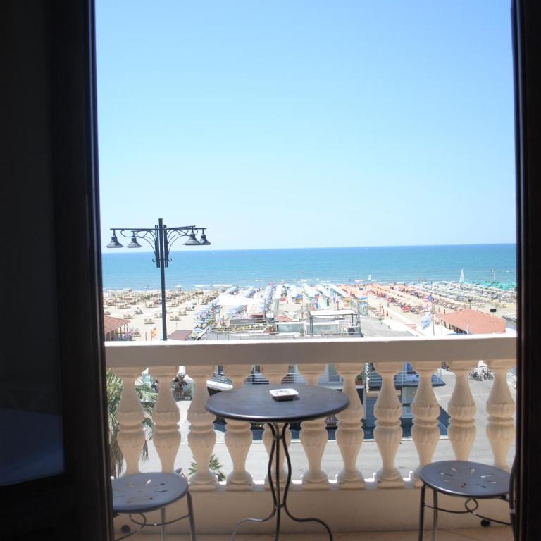 Villa Tina Hotel - Camera Matrimoniale con Balcone e Vista Mare - 2