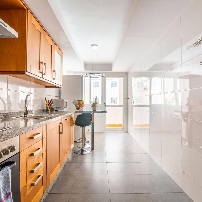Arrecife Sands- Seafront Apartment - Sea Views - Private Underground Parking - Apartamento de 3 dormitorios con vistas al mar - 16