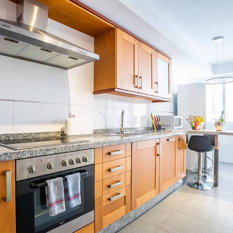 Arrecife Sands- Seafront Apartment - Sea Views - Private Underground Parking - Apartamento de 3 dormitorios con vistas al mar - 8