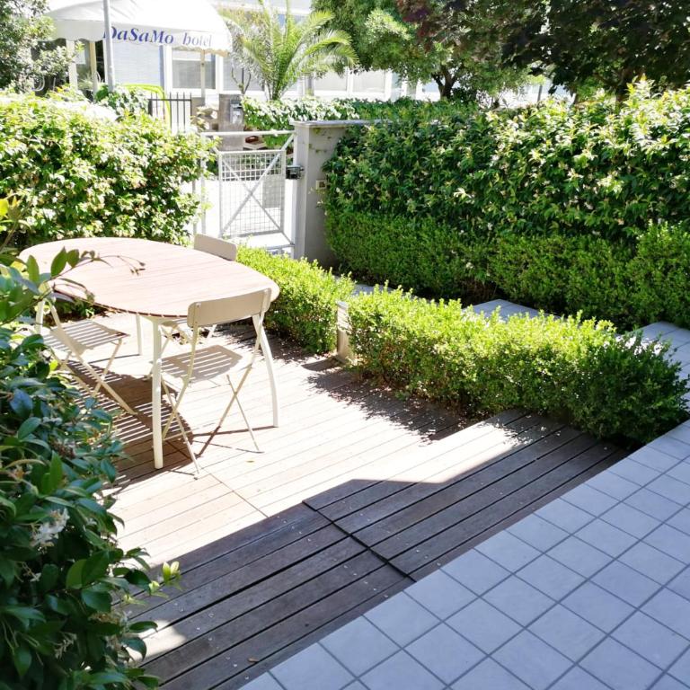 Margherita Rimini - Appartamenti al Mare - Appartamento con 2 Camere da Letto e Giardino - 2